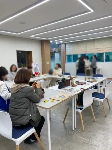 현금지갑 및 필통 파우치