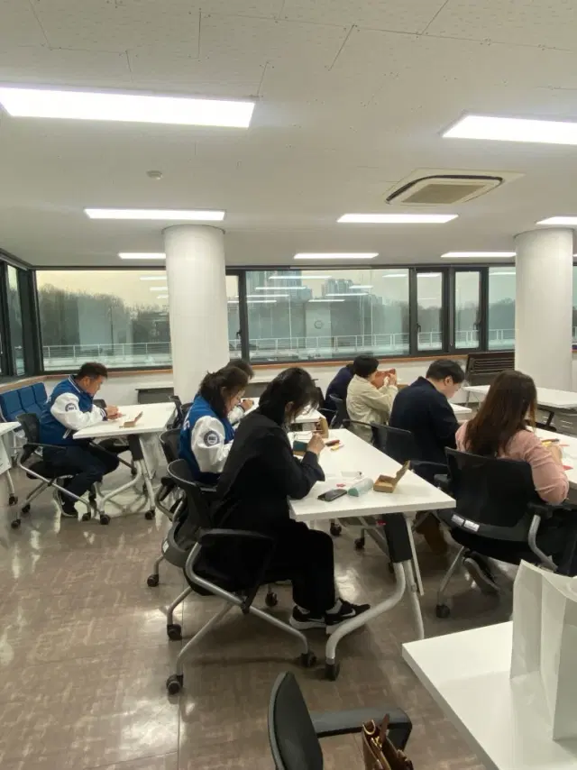 현금지갑 및 필통 파우치