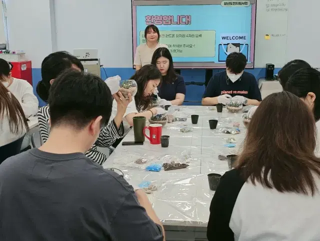 책상 위 작은 바다 테라리움