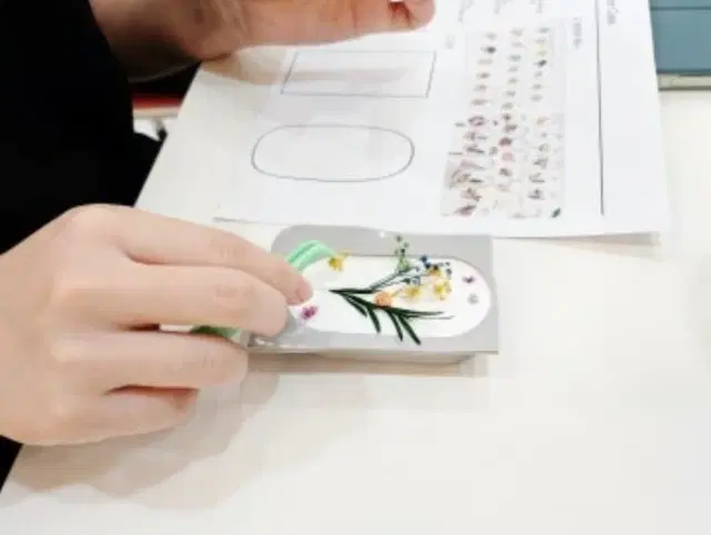 손끝에 향을 담는 석고방향제